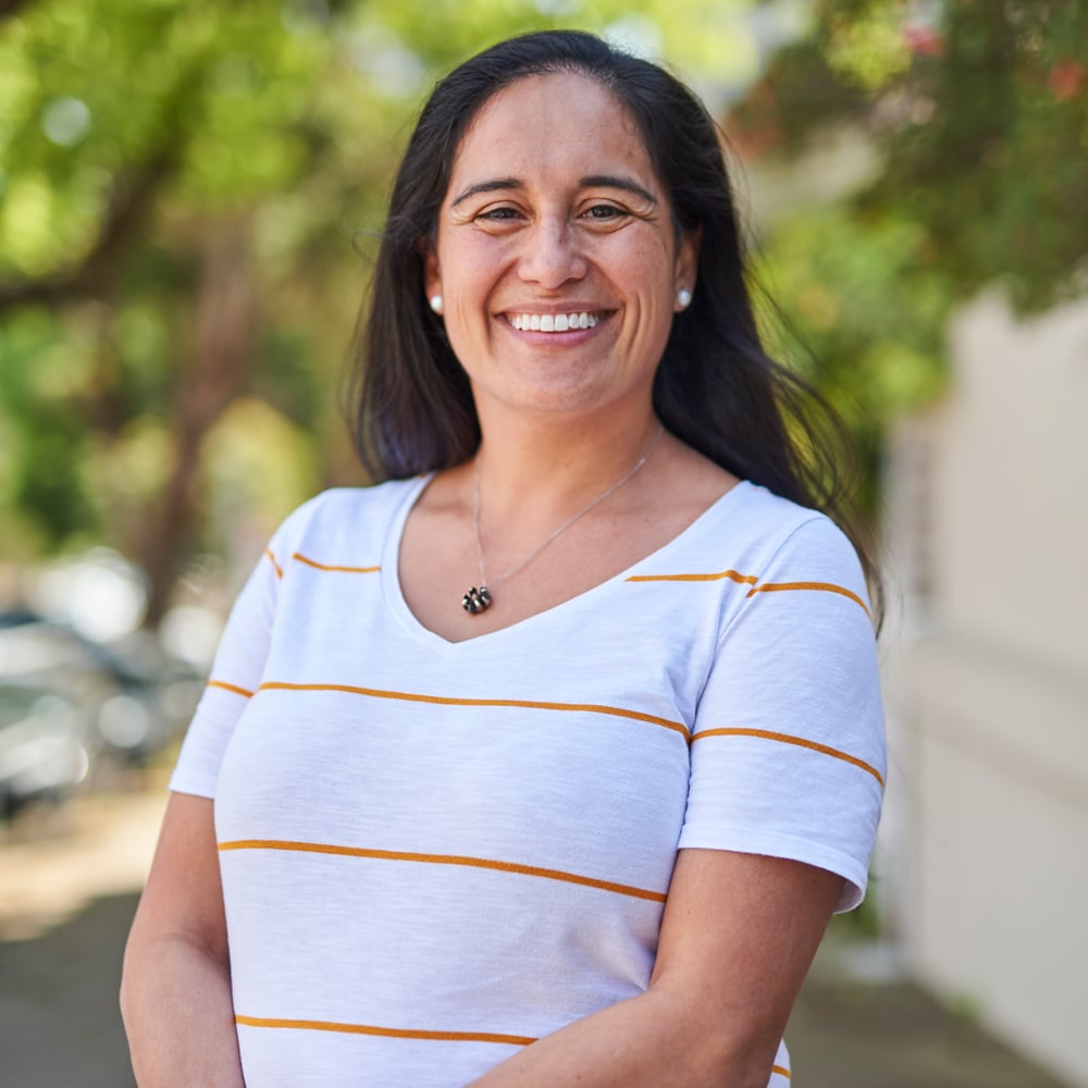Dr Cristina Lawrence headshot